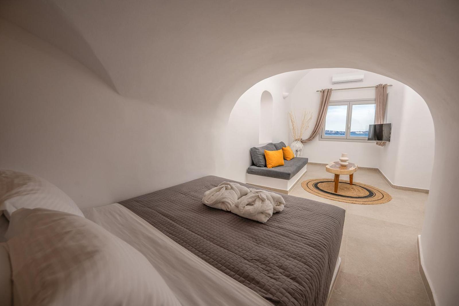 Three Domes - An Iconic Collection Oia (Santorini)