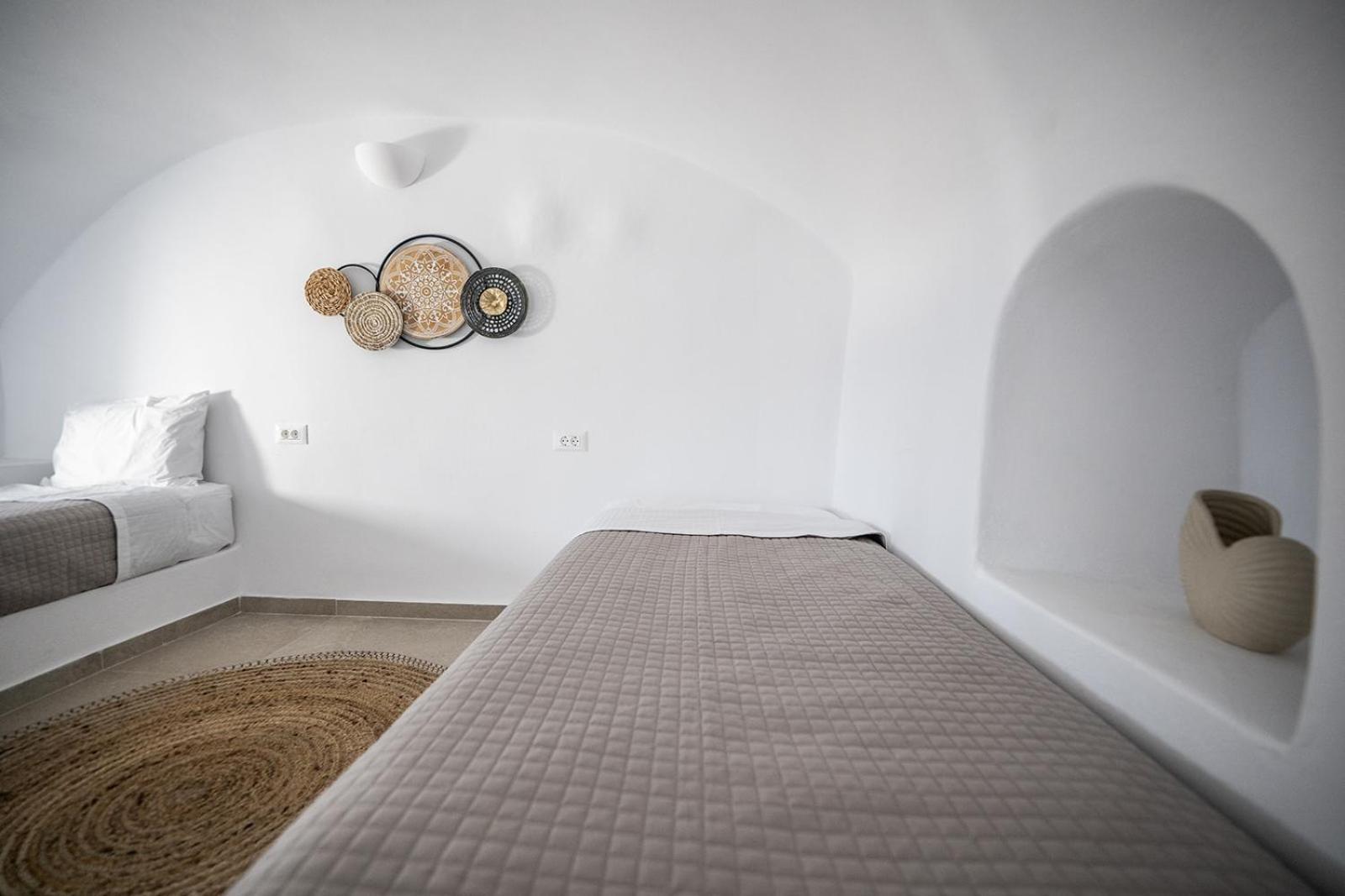 Three Domes - An Iconic Collection * Oia (Santorini)